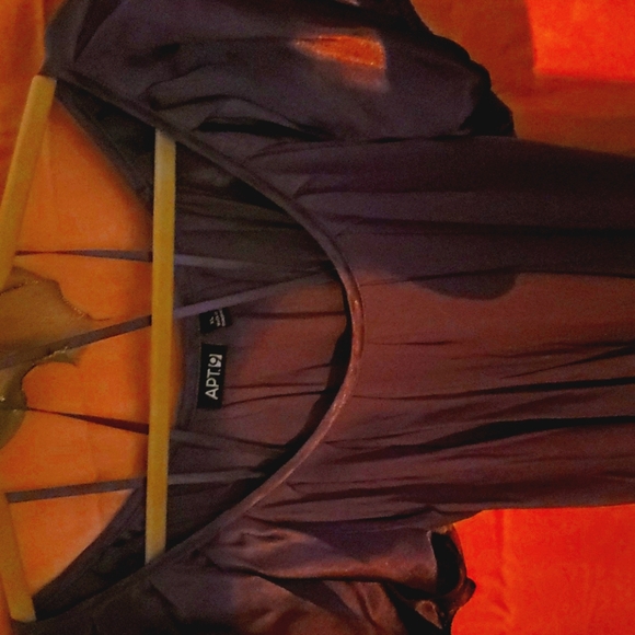 APT 9 Top - Picture 4 of 4